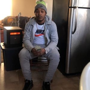 Meet your Posher, Deangelo